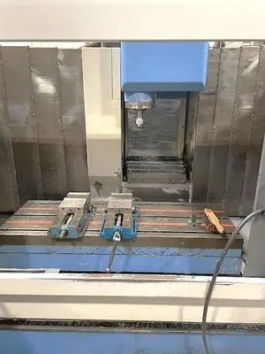 USED 2000 MAZAK VTC200B
