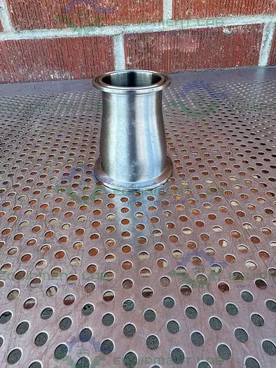 Used UNBRANDED STAINLESS STEEL REDUCER 2" SANITARY TO 2 1/2" SANITARY FITTINGS Plumbing Equipment California US | Equipment Lab #488797