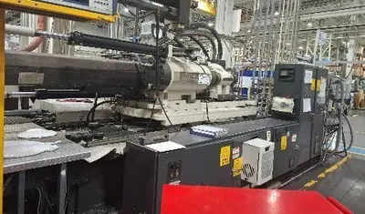 2006 CINCINNATI MG1100 Injection Molding Horizontal/Vertical | Machinery Network (2)