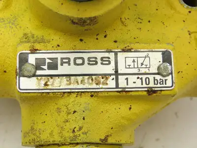 Ross Y2773A4082 Pneumatic Solenoid LOX Lock-Out Control Valve 3/2-Pos 24VDC 1/2"