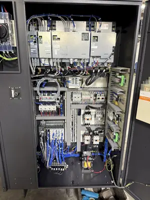 USED 2016 OKUMA GENOS L300MYW