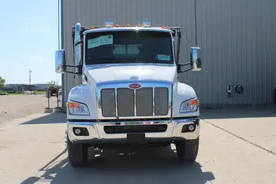 New | in-Stock 2027 PETERBILT 548 Rolloff Trucks Texas US | Roll Off Truck World #1492012