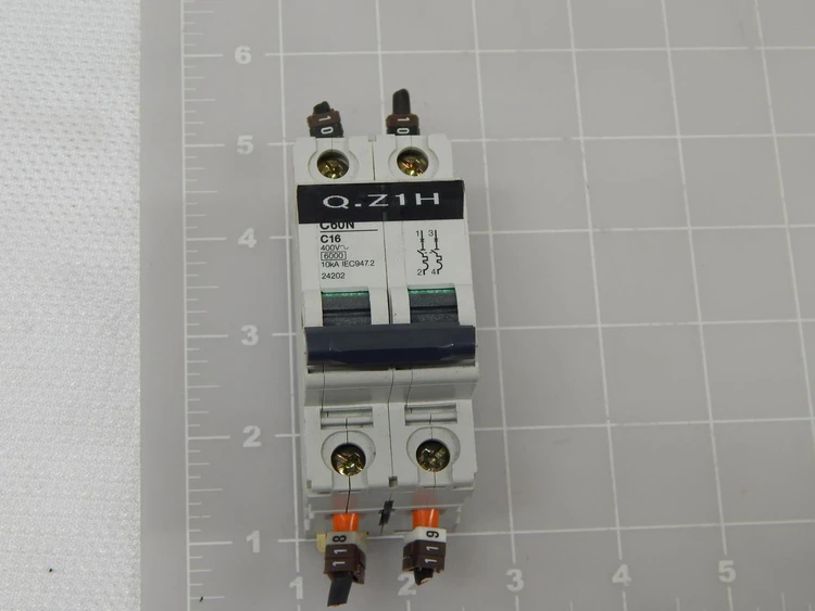 Used MERLIN GERIN _UNKNOWN_ Circuit Breakers Texas US | OCO Industrial #1676935