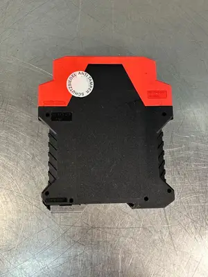 Schneider Electric XPSBCE3410P Safety Relay 115VAC 50/6HZ 8A (7.3.4)