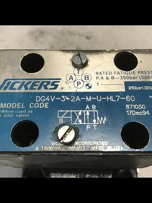 USED VICKERS DG4V-3-2A-M-U-HL7-60