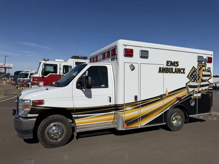 Used 2023 FORD CRESTLINE AMBULANCE Misc Trucks Minnesota US | Carco Truck & Equipment #1514039