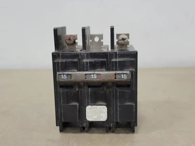 Used SIEMENS BQ315 Switchgears British Columbia CA | Lenmark #239834