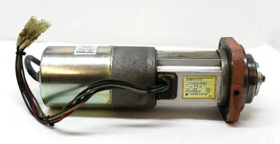 Yaskawa USASEM-02YR33, AC Servo Motor, 154W, 2.1A