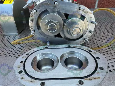 USED WAUKESHA CHERRY BURRELL 015 ROTARY LOBE PUMP W/ STAINLESS 1/2 HP MOTOR 3PH