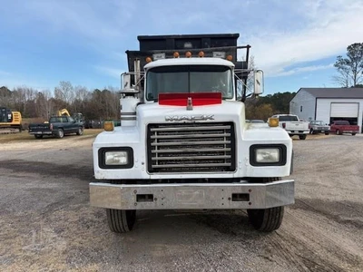 Used 1997 MACK RD688S Hooklifts & Roll-Offs North Carolina US | Southeastern Equipment Corp #1467776