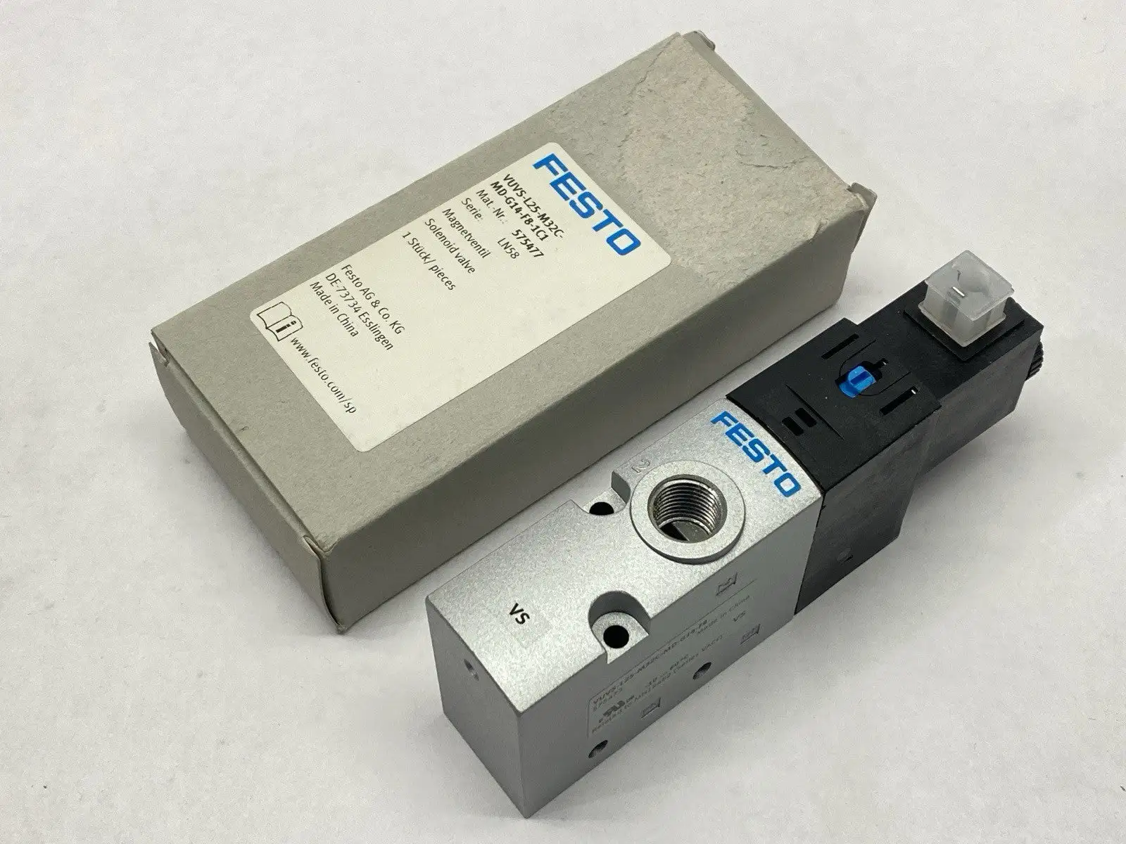 VUVS-L25-M32C-MD-G14-F8-1C1, 575477 | Festo VUVS-L25-M32C-MD-G14-F8-1C1 Pneumatic Solenoid Valve 575477 - New Other
