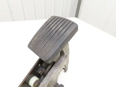 Hyster E60Z-33 Forklift Throttle Accelerator Pedal & Potentiometer