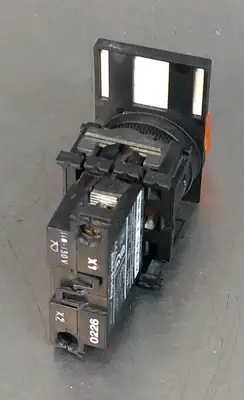 Allen-Bradley 800E-4R5/A Orange Motor Stopped Lamp Loc4D20