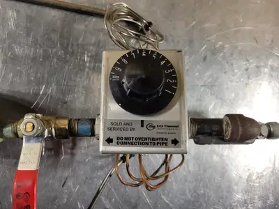 2000 BTU/HR Thermostat Control Valve w/ Gas Regulator