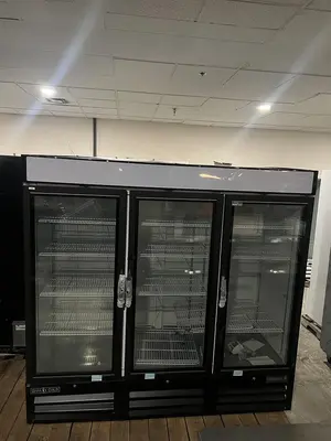 Used MAXX COLD MXM3-72FHC Display Freezers Florida US | BAM Discount Restaurant Equipment #1393582