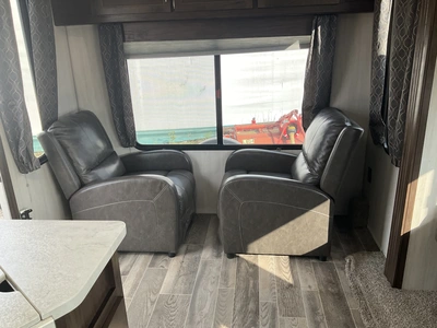 Used 2019 FOREST RIVER CHEROKEE LIMITED 264RL Campers, Caravans, Motorhomes Michigan US | Miedema Asset Management Group #1425175