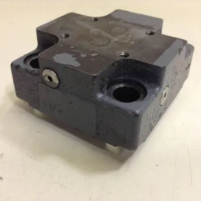 USED VICKERS CVCS25D3S210S32AP110Z108A99
