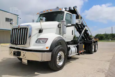 New | in-Stock 2026 INTERNATIONAL HX Rolloff Trucks Texas US | Roll Off Truck World #1491804