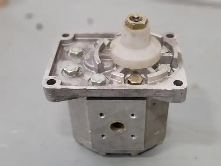 Used SALAMI 3PB33D-B35B6 Parts (Hydraulics and Pneumatics) British Columbia CA | Lenmark #265086