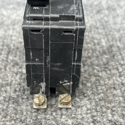Used Square D Q0220 Circuit Breakers California US | Davliegogo LLC #1705964