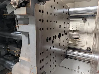 2013 TOYO SI-150V-F200CU Injection Molding Horizontal/Vertical | Machinery Network (11)