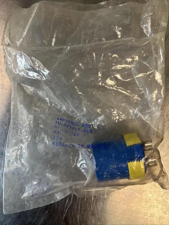 New | in-Stock AMPHENOL 10-825813-22S Miscellaneous Equipment (Electrical & Power) Ohio US | Surplus Asset Holdings #1502623