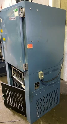 BLUE M VO-19C VACUUM OVEN - 200C