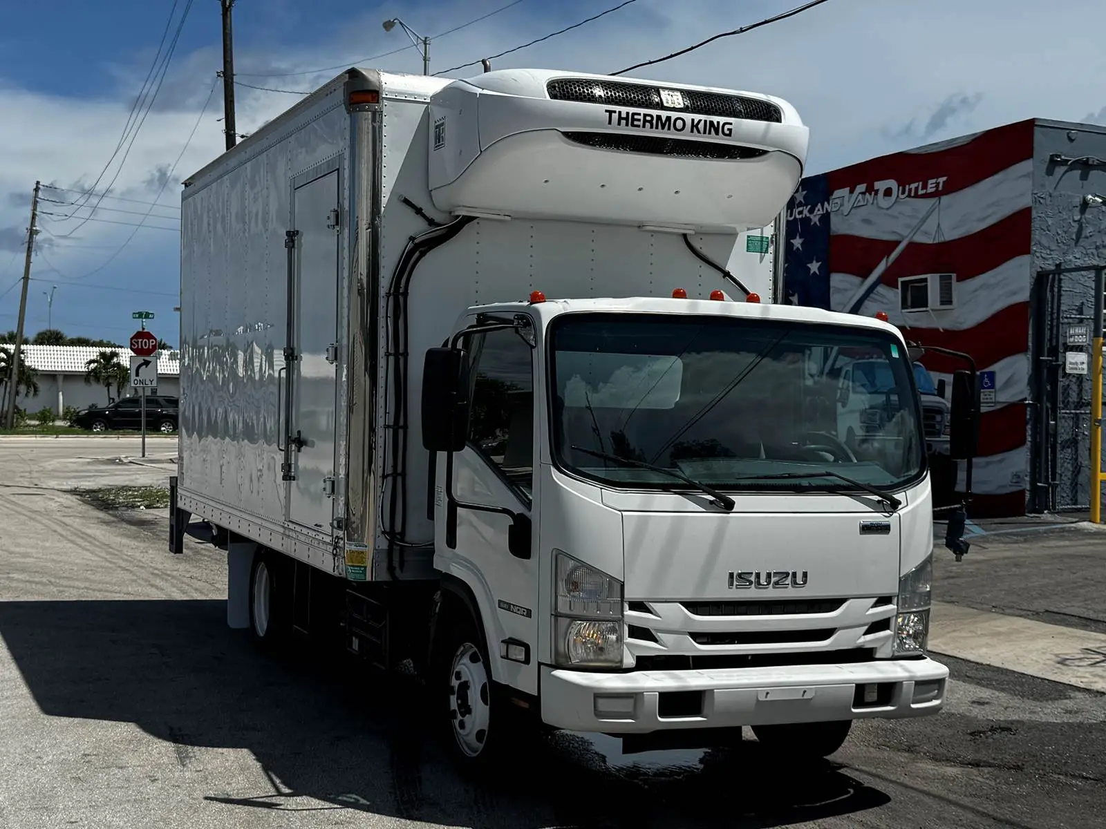Used 2019 ISUZU NQR Reefer Trucks Florida US | Truck and Van Outlet #1509194