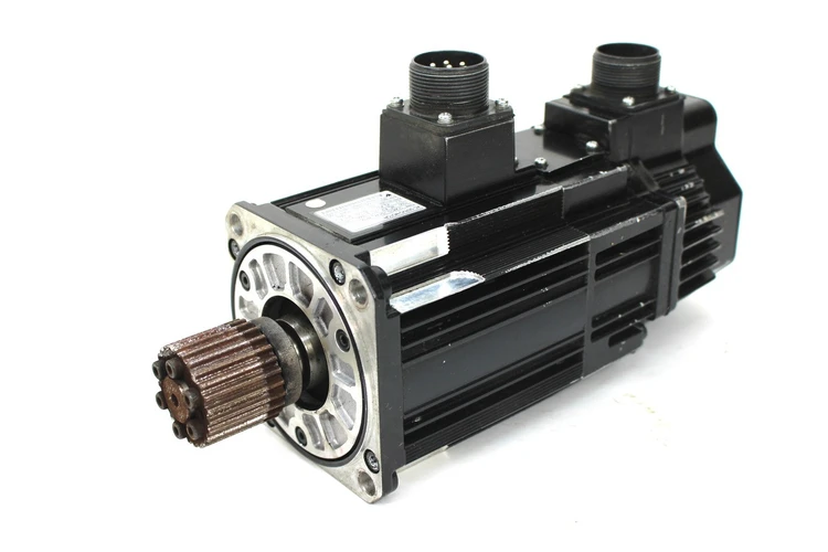 Used YASKAWA ELECTRIC SGMSS-15A2A-YR11 Servo Motors Kentucky US | Industrial Parts R Us Inc. #357383
