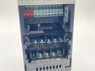 USED ALLEN-BRADLEY SER A POWERFLEX 525 AC DRIVE 2.3A 0-460V 0.75KW/1HP