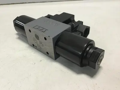 USED TOKIMEC DG4V-3-3C-M-P7-H-7-54