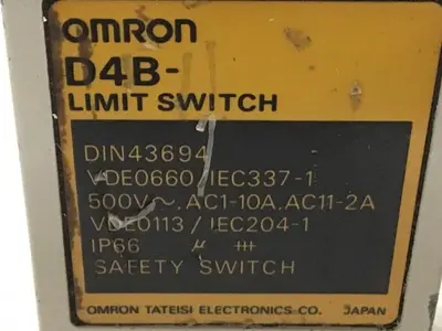 USED OMRON D4B-2111