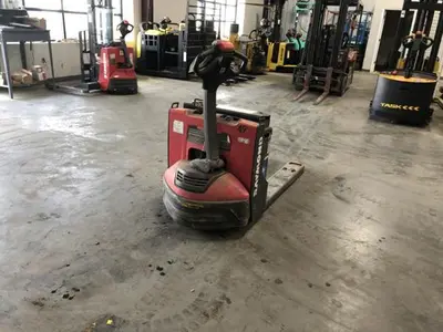 USED 2017 RAYMOND 8210
