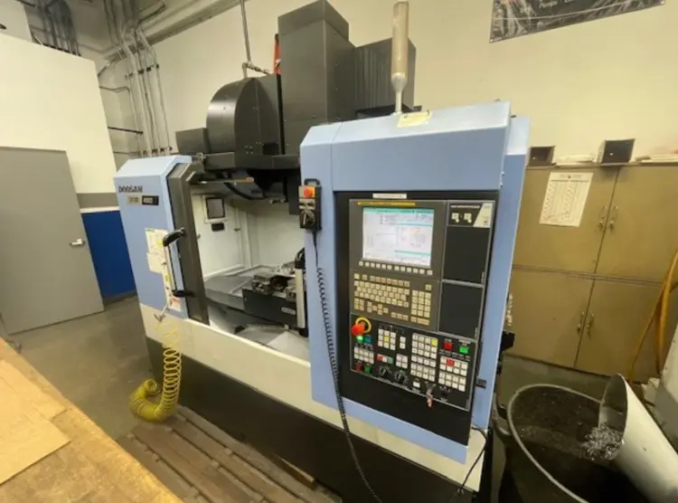 Used 2016 DOOSAN DNM 400 II Vertical Machining Centers Ohio US | Toolquip, Inc. 1 #170461