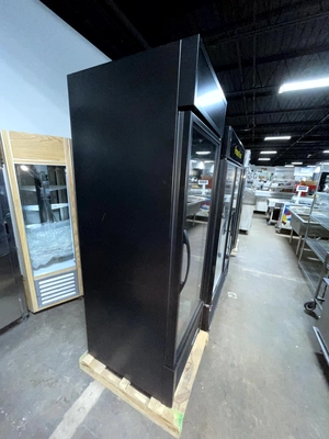 72-0368 True GDM-23FC-HC-TSL-01 Single Door Self Contained Cooler