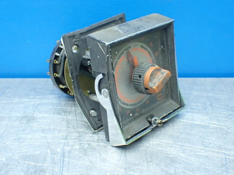 Used EAGLE SIGNAL HG100A6 Timers Ohio US | HGR 24 #884094