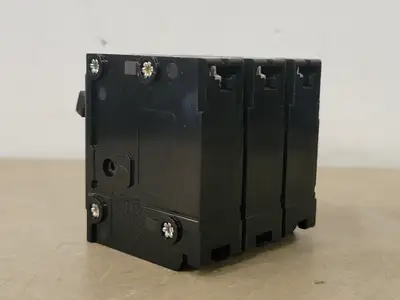Used EATON BR330 Switchgears British Columbia CA | Lenmark #239052