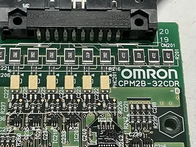 USED OMRON CPM2B-32CDR
