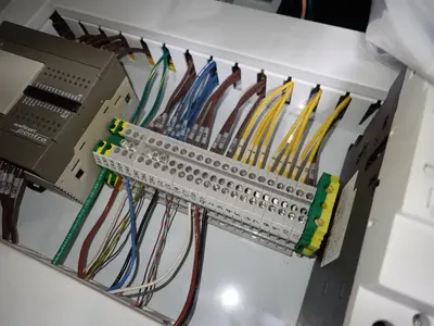 USED LEYBOLD SP250