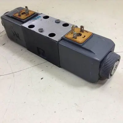 USED VICKERS DG4V-3-6C-M-U-HL7-60