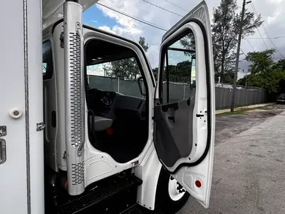 Used 2019 FREIGHTLINER M2 106 Tractors & Trailers Florida US | Truck and Van Outlet #1506258