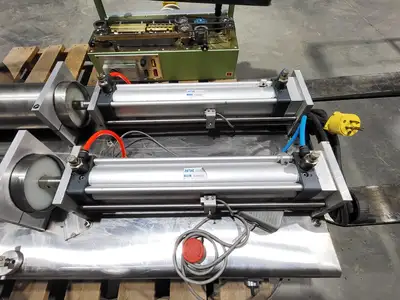 Pneumatic Liquid Filling Machine, Double-Head, Model 3000