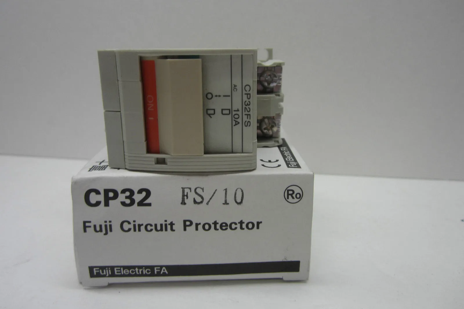 NEW FUJI ELECTRIC CP32 FS/10 CIRCUIT PROTECTOR CP32FS10
