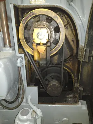 #3 KEARNEY & TRECKER MILWAUKEE MODEL #3 VERTICAL MILLING MACHINE 64" x 13" x 10 HP: YOBRO #24458