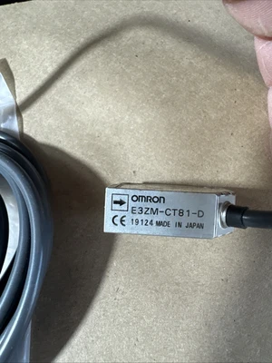 NEW Omron E3ZM-CT81-D