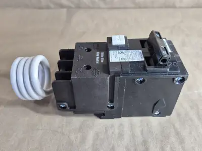 NEW SIEMENS QF220H