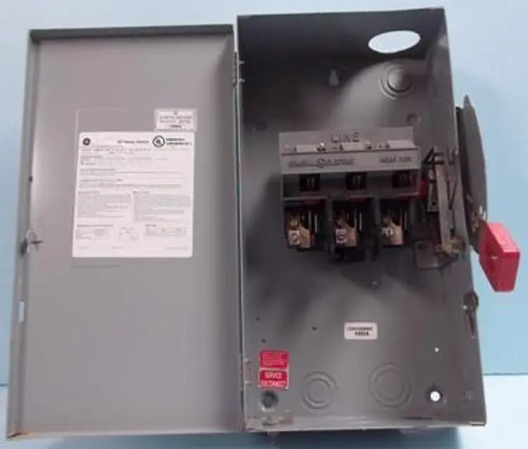 Used GE 10 AMPS: 60 A VOLTS: 600 VAC / 250 VDC Disconnects Texas US | Bamko Surplus Process Equipment #929215
