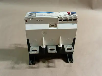 NEW SCHNEIDER ELECTRIC LR9F5367