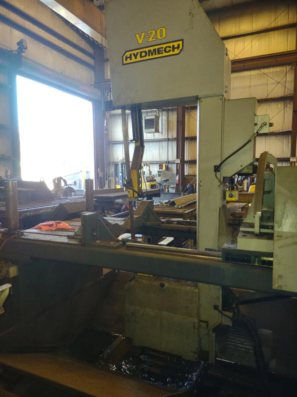 Hyd-Mech V20 Vertical Band saw