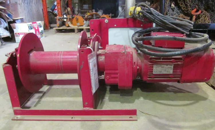 Used THERN 4HPF2M Winches Saskatchewan CA | Certified Sales and Rentals #1637840